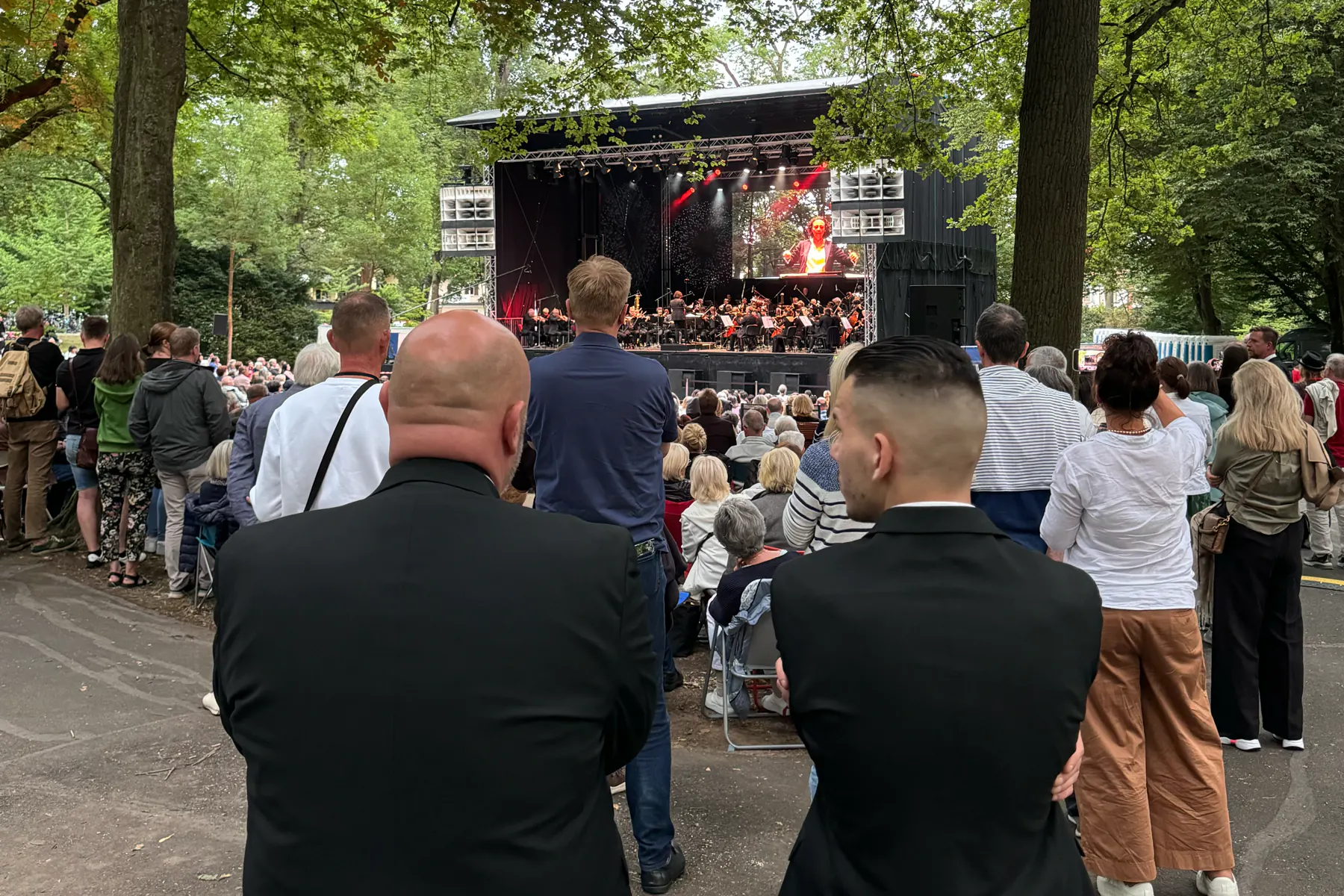 ContacT Sicherheitsmitarbeiter bei einem Open-Air-Konzert